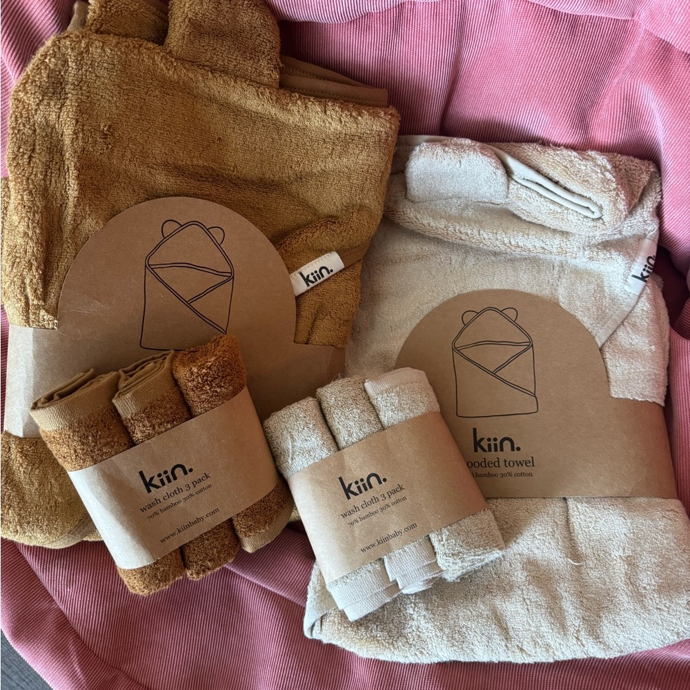 kiin. Hooded towels & washcloth sets - Caramel and Oat